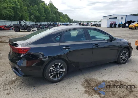2023 Kia Forte Lx z USA, uszkodzony, nr VIN 3KPF24AD5PE564502